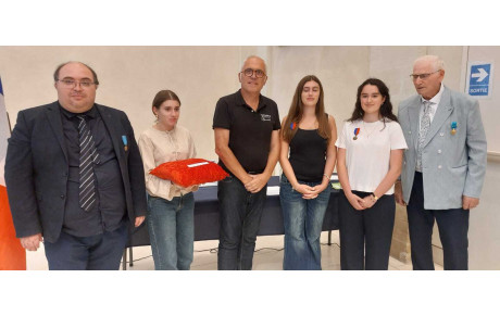 18 septembre 2026 - SAINT-BARTHELEMY-D'ANJOU - Léonore et Zoé, deux jeunes femmes aux parcours encourageants récompensées