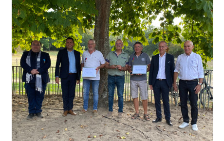 26 septembre 2026 - MONTREUIL-JUIGNE - Deux anciens présidents du Vélo Club Montreuil-Juigné en or
